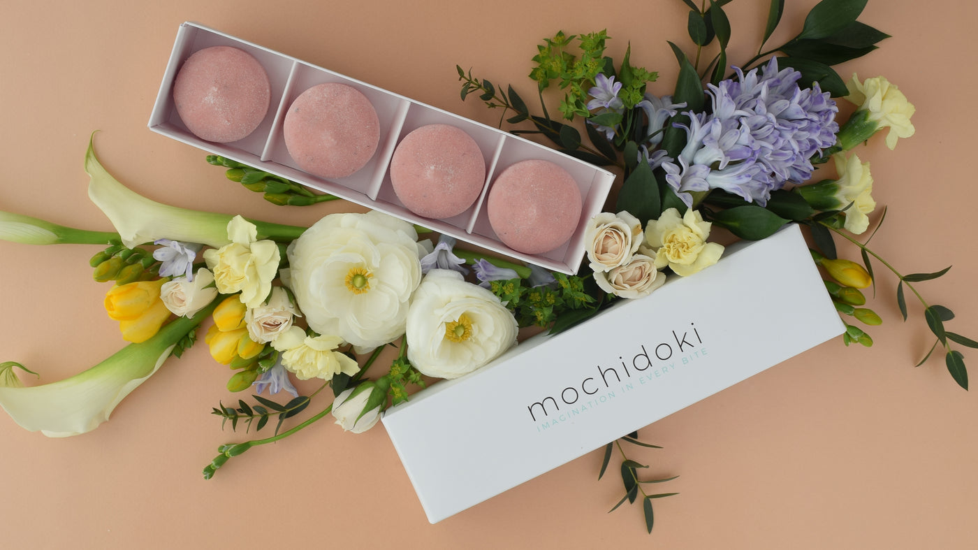https://mochidoki.com/cdn/shop/files/Mochi-Ice-Cream-Flowers_2_1400x.jpg?v=1613544750